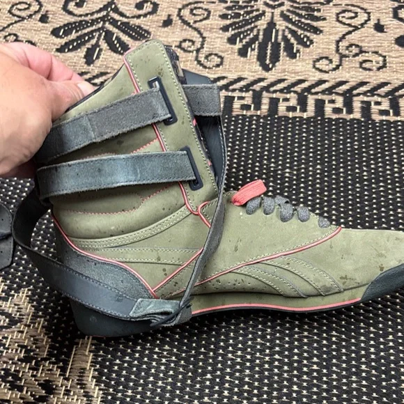 Reebok High-Top Sneakers with Straps women’s size 8.5 - Picture 6 of 9